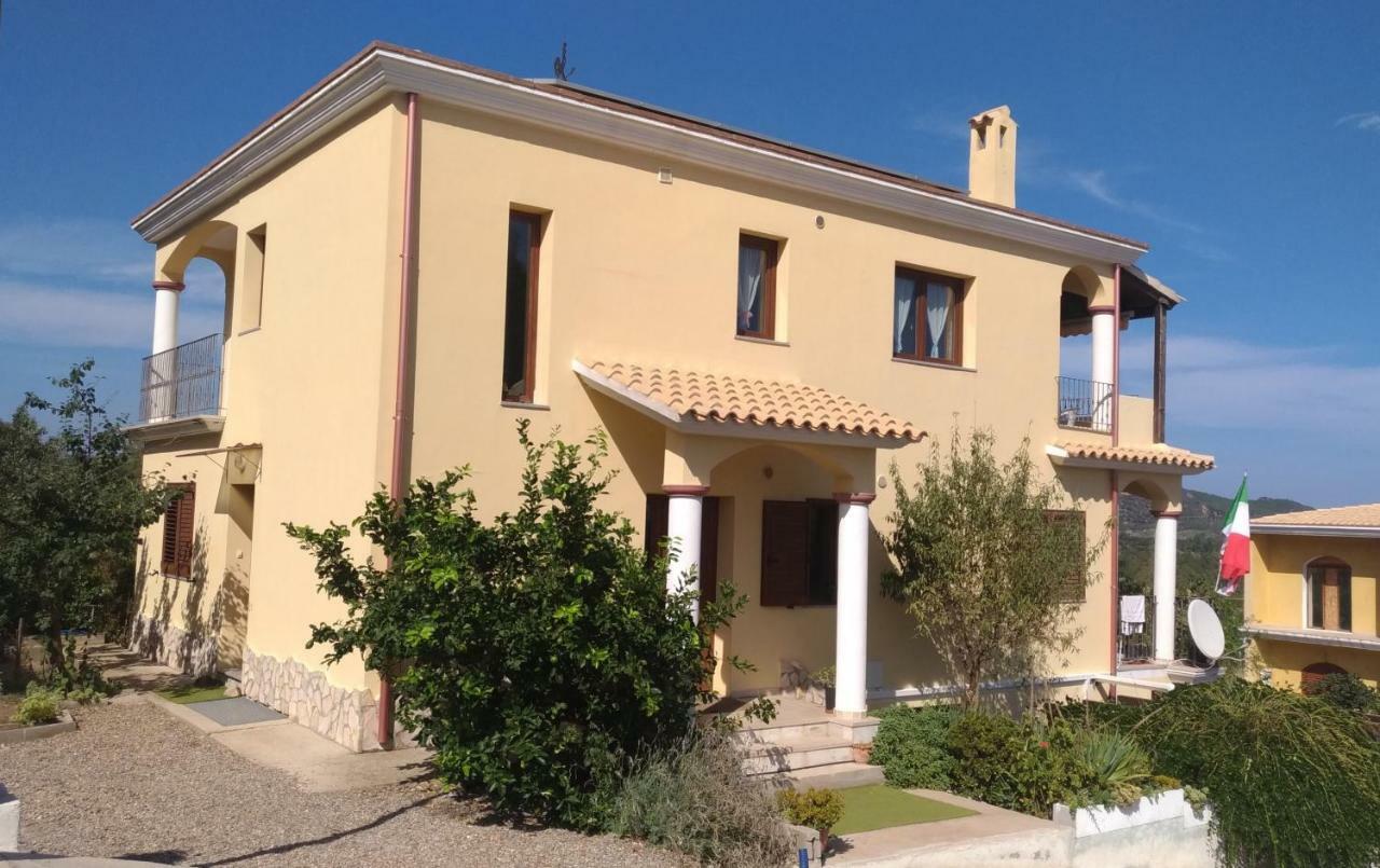 Casa Miriam - Appartamenti Vacanze วิลลาปุตซู ภายนอก รูปภาพ